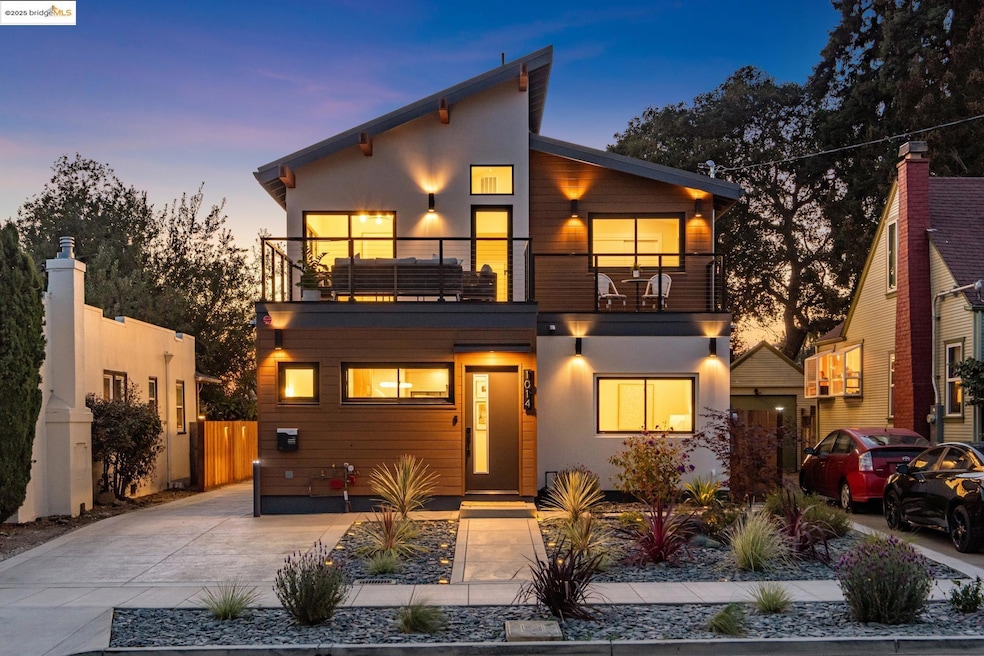 Sold $3,300,000 • Co-Listing Agent