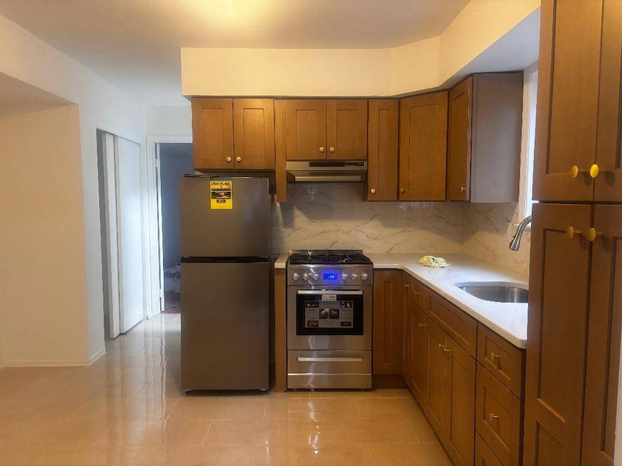 134 Woodbine Ave unit 2, Staten Island, NY 10314 - photo 1