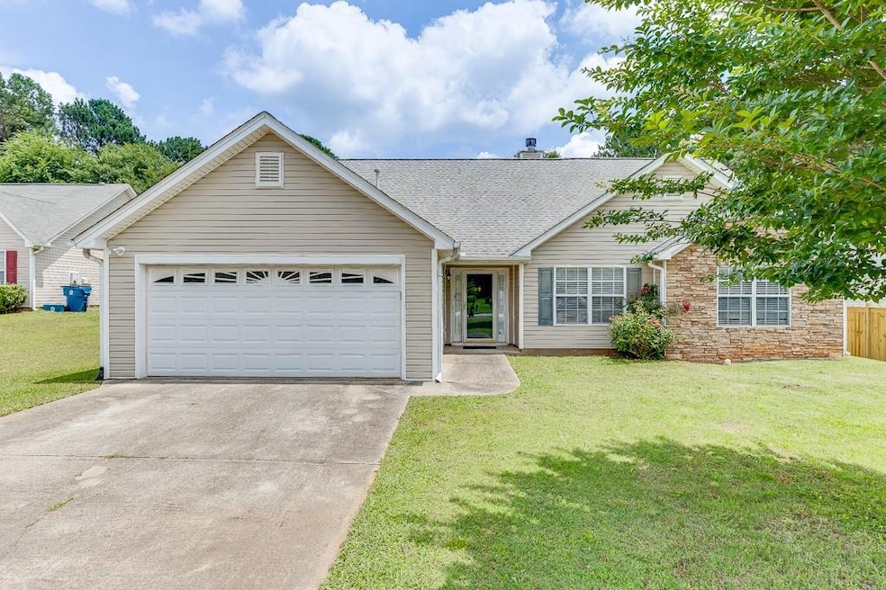 1059 Harbins Pass Dr, Dacula, GA 30019 - photo 1