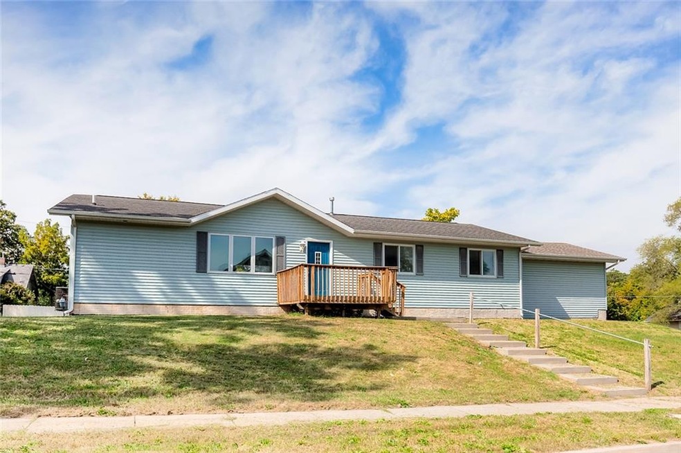 1722 12th St, Des Moines, IA 50314 - photo 1