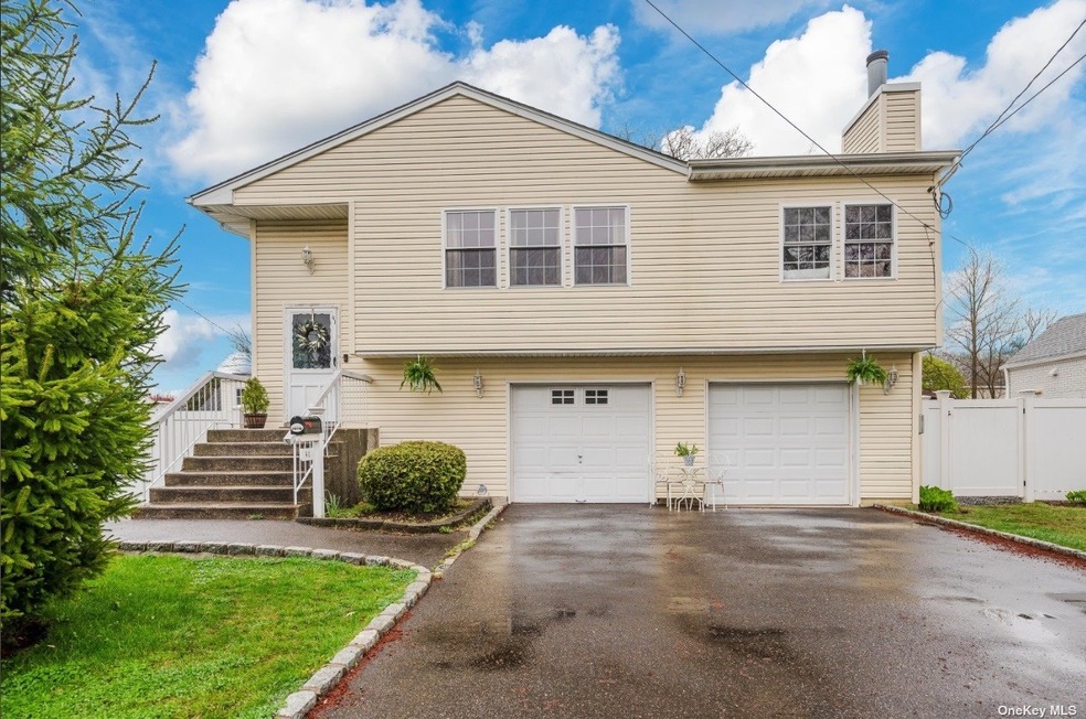 Sold $716,000 • Co-Listing Agent