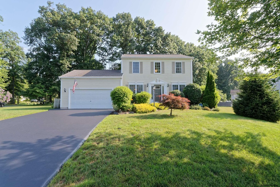 619 Maple Ln, Schenectady, NY 12309 - photo 1