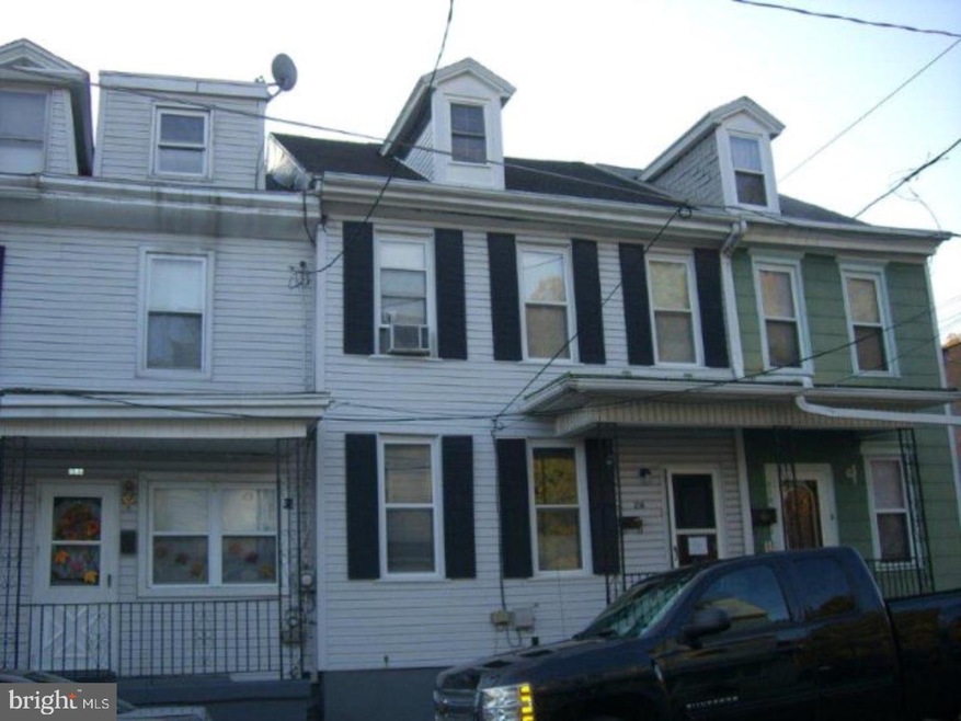 216 N 9th St, Ashland, PA 17921 - photo 1