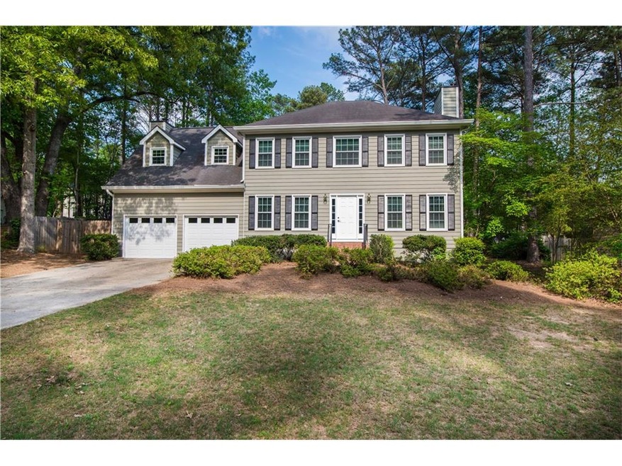 Lovely traditional home on level, cul-de-sac lot w