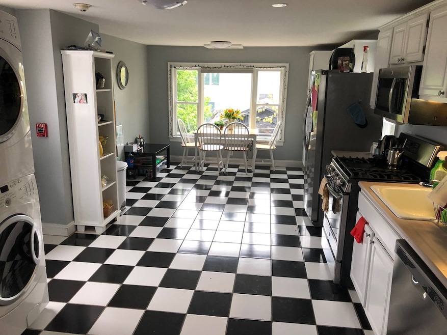 658 E Broadway unit 3, Boston, MA 02127 - photo 1