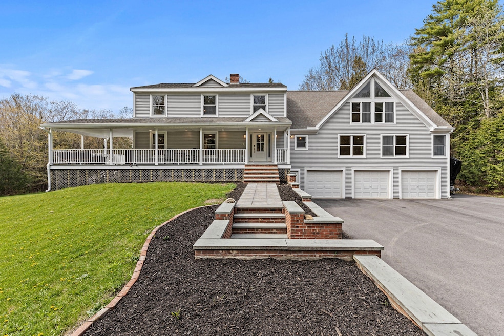 Large-porch-3-car-garage