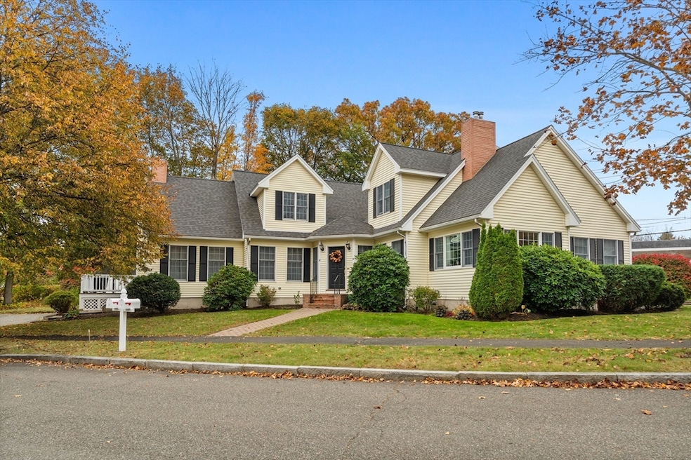 3 Garden Ln, Wakefield, MA 01880 - photo 1