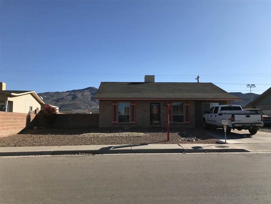 205 Plainview Dr, Alamogordo, NM 88310 - photo 1