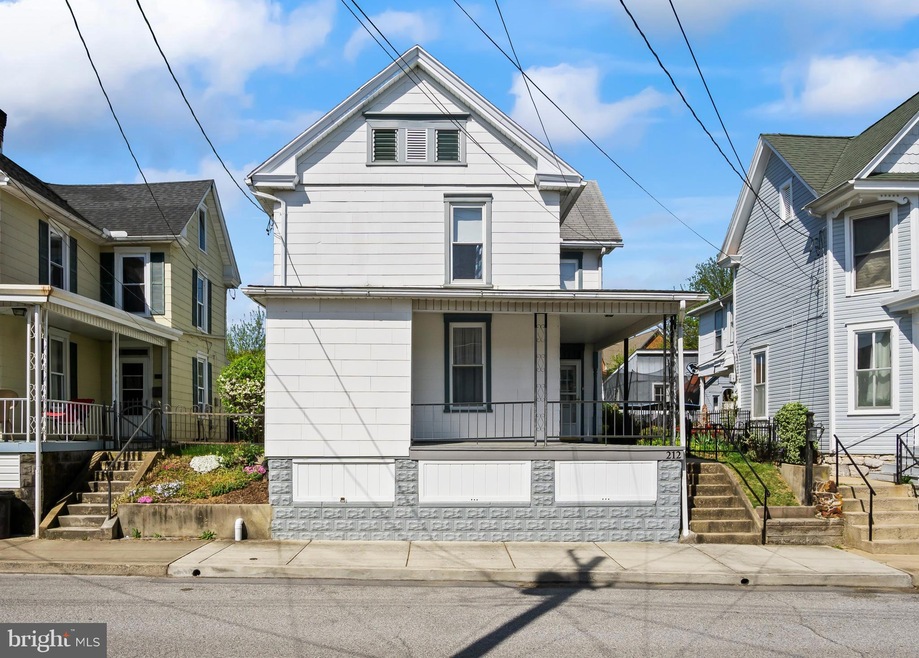212 Park St, Waynesboro, PA 17268 - photo 1