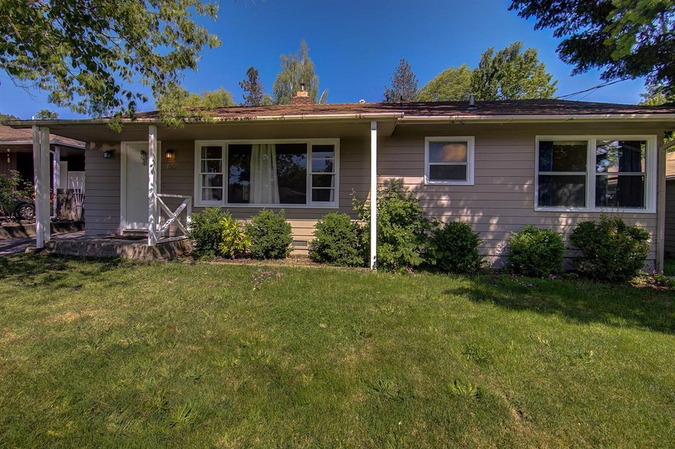 1353 NE Evans St, Grants Pass, OR 97526 - photo 1