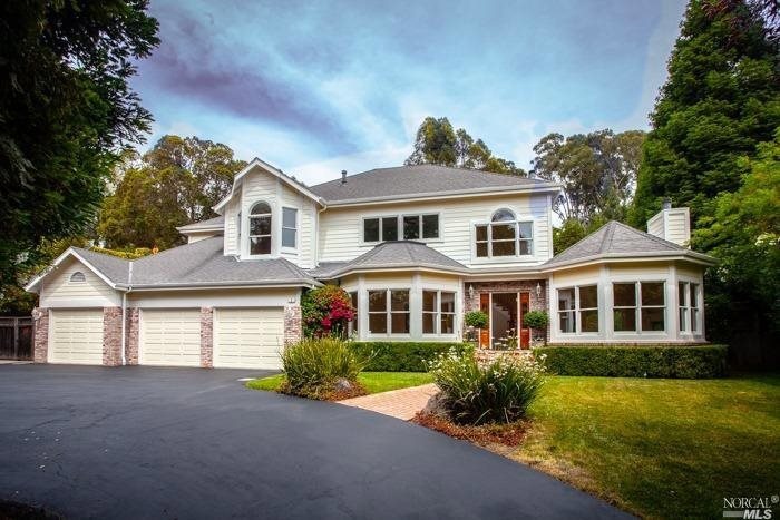 Welcome to this spacious sophisticated home locate