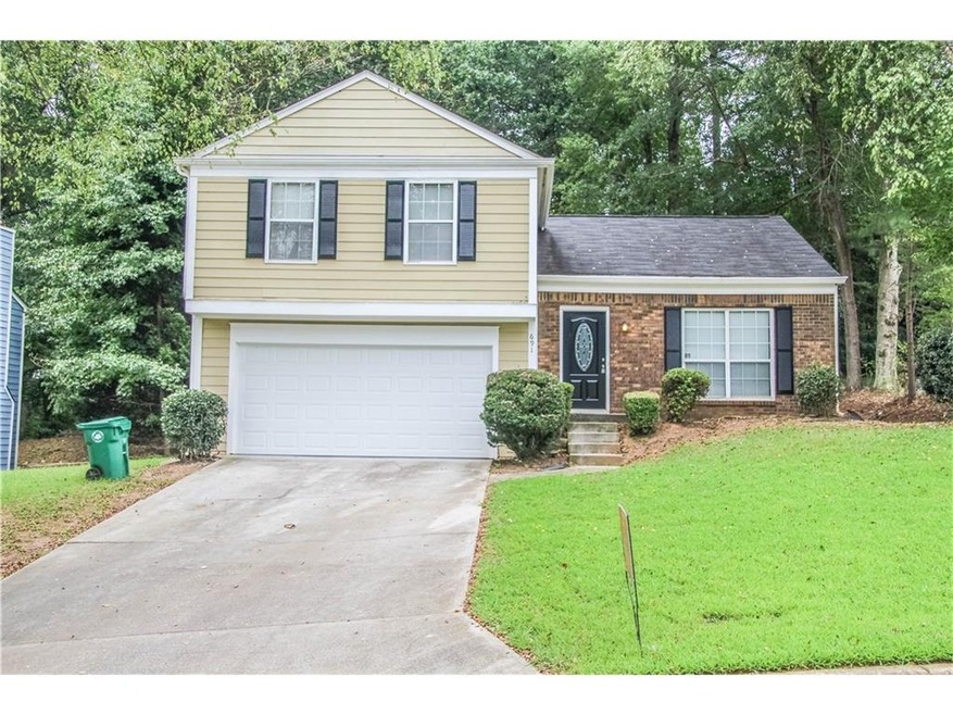 THREE BEDROOM BEAUTY IN LITHONIA