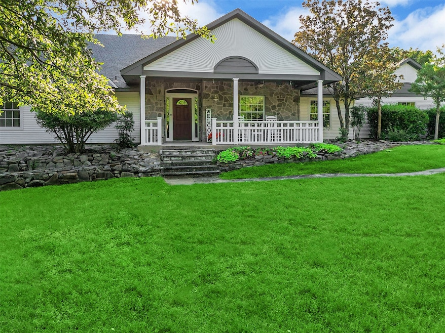 Under Contract $739,900