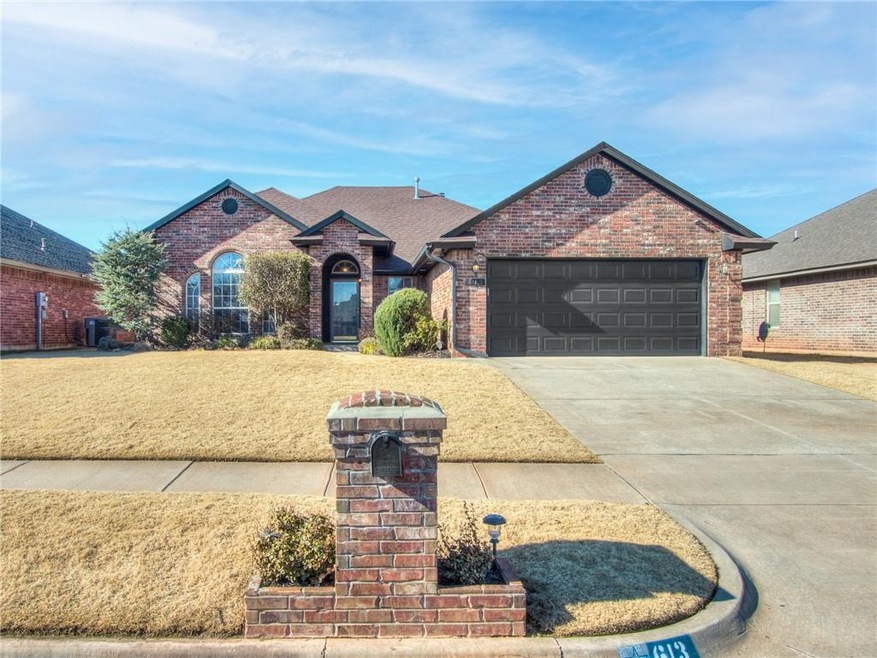 613 Loyd Ln, Moore, OK 73160 - photo 1