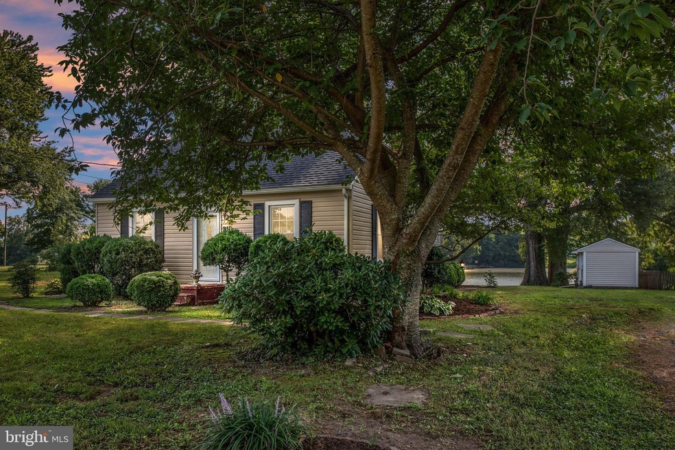 210 Lake Shore Dr, Colonial Beach, VA 22443 - photo 1