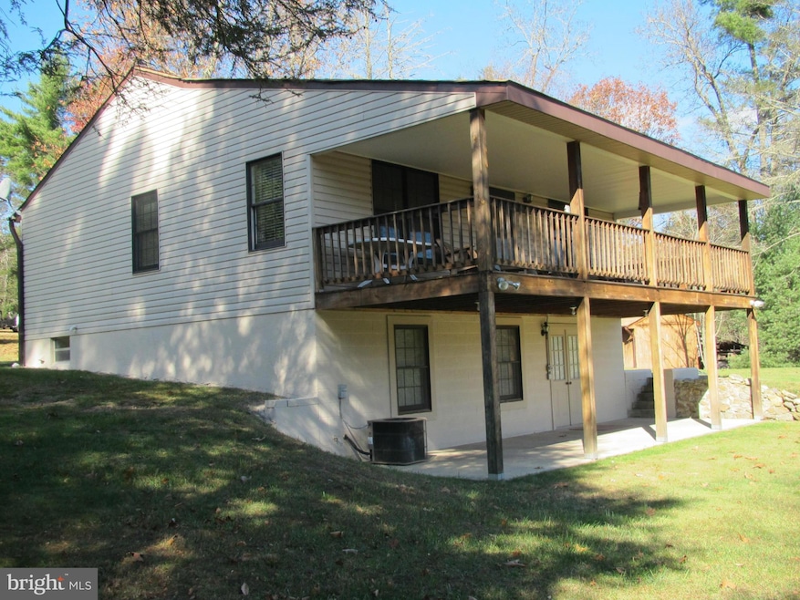 66 Cabin Point Ln, Sugar Grove, WV 26815 - photo 1