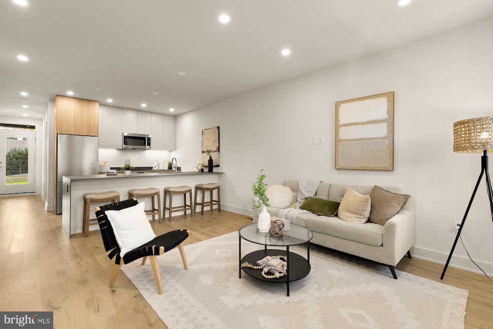 2647 41st St NW unit 2, Washington, DC 20007 - photo 1