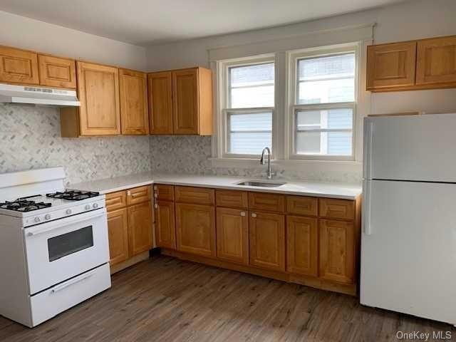 42 Manitou Ave unit 2, Poughkeepsie, NY 12603 - photo 1