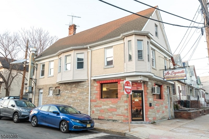 335 Washington Ave, Elizabeth, NJ 07202 - photo 1