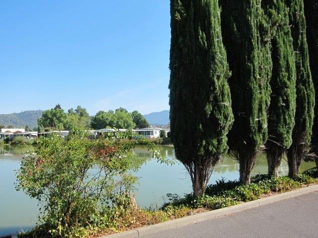 376 Lakeview Dr, Grants Pass, OR 97526 - photo 1