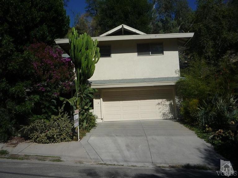 5016 Calderon Rd, Woodland Hills, CA 91364 - photo 1