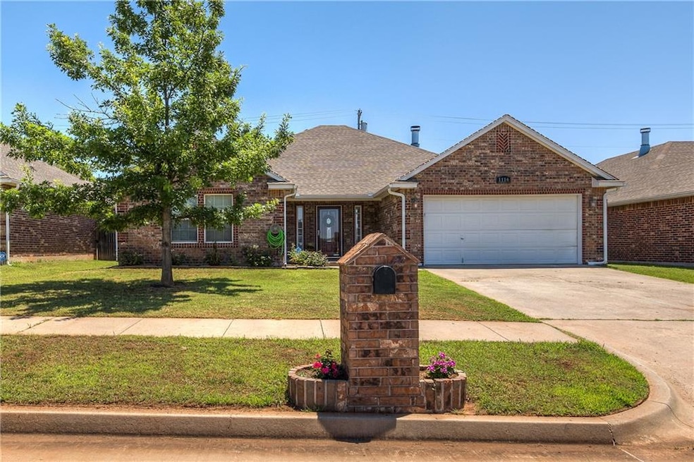 1116 Bryan Dr, Moore, OK 73160 - photo 1