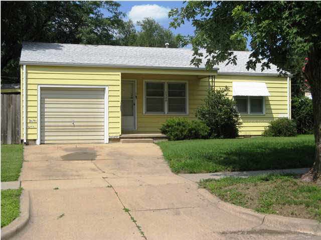 Sidewalks, shade trees, and covered front porches,