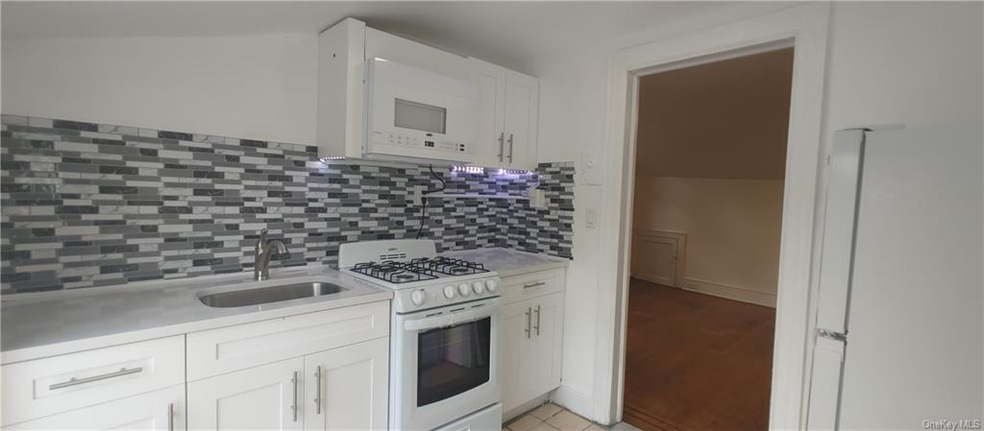 324 Grand St unit 5, Newburgh, NY 12550 - photo 1