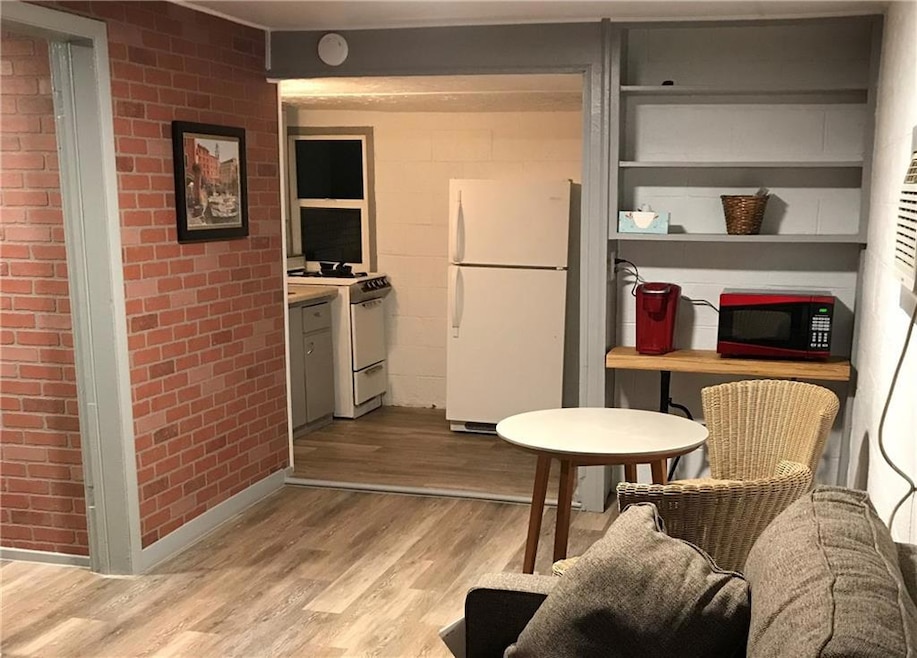 16 W Thatcher St unit A, Edmond, OK 73003 - photo 1