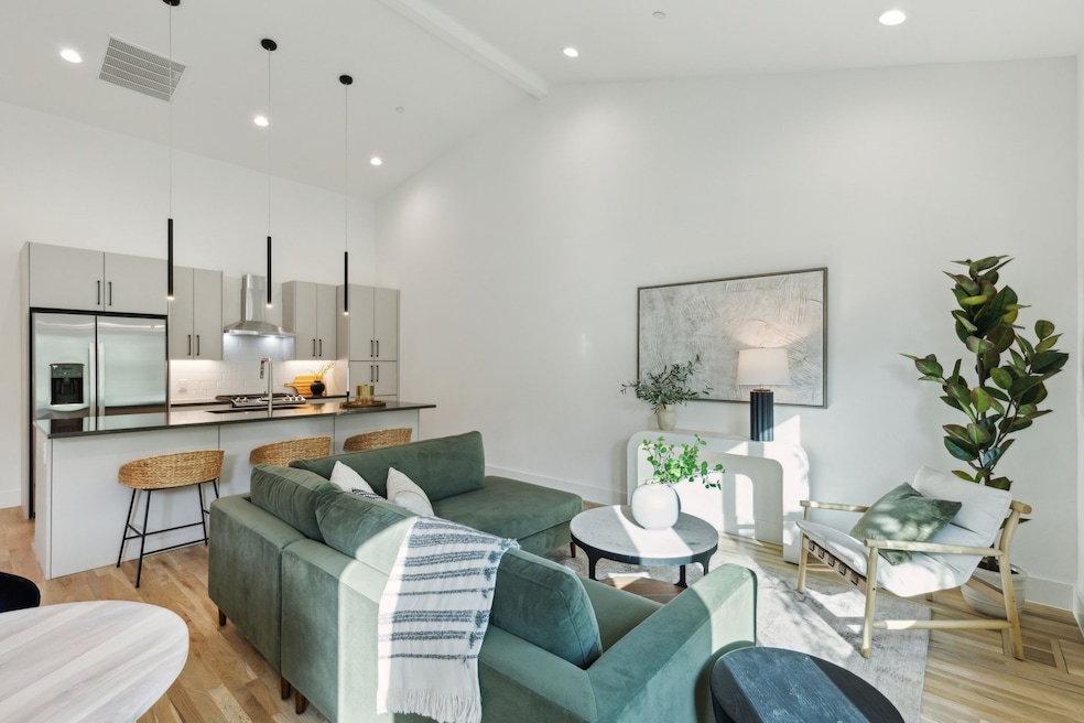 2142 Lovedale Ave unit 103, Dallas, TX 75235 - photo 1