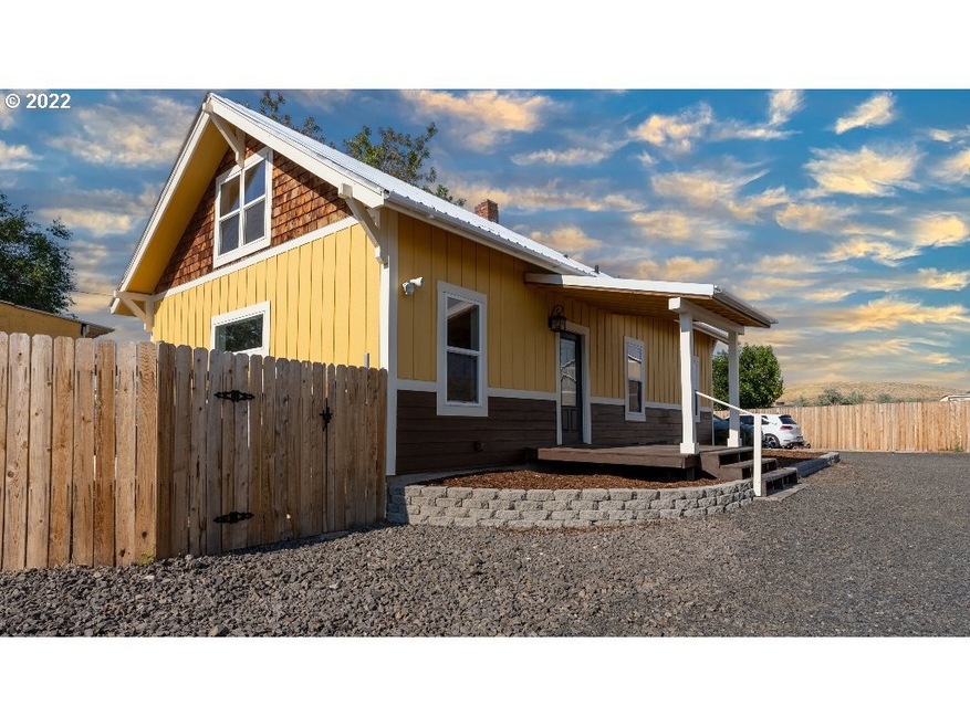 1388 Tutuilla Rd, Pendleton, OR 97801 - photo 1