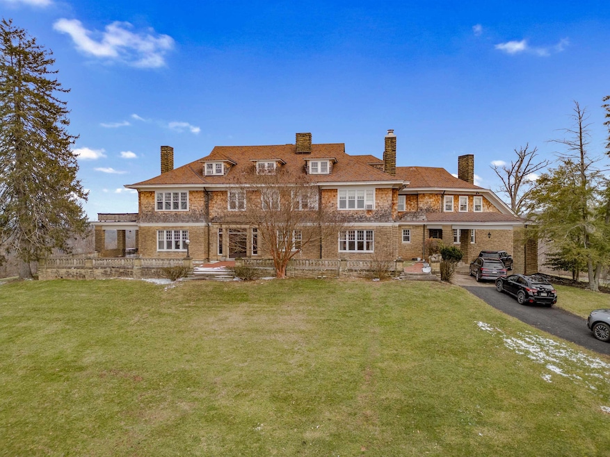 1860 Mccoy Rd, Huntington, WV 25701 - photo 1