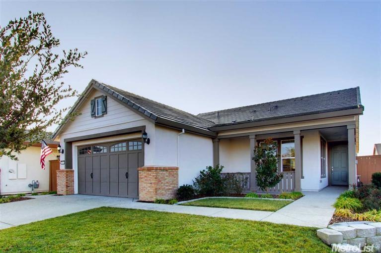 Beautiful curb appeal!