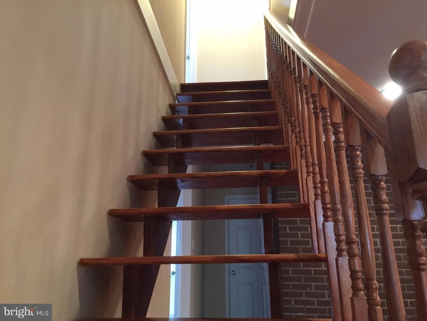 10 Aspen Ln, Levittown, PA 19055 - photo 1