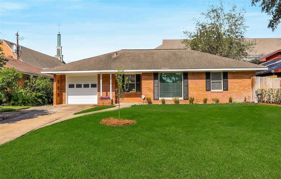 2018 Nina Lee Ln, Houston, TX 77018 - photo 1