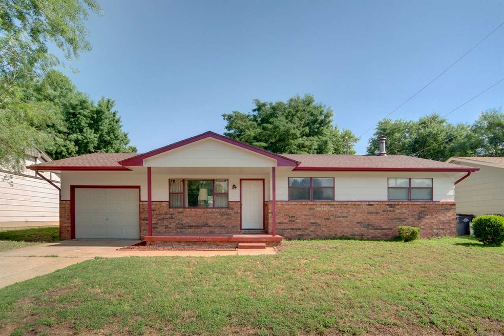 Great Curb Appeal.