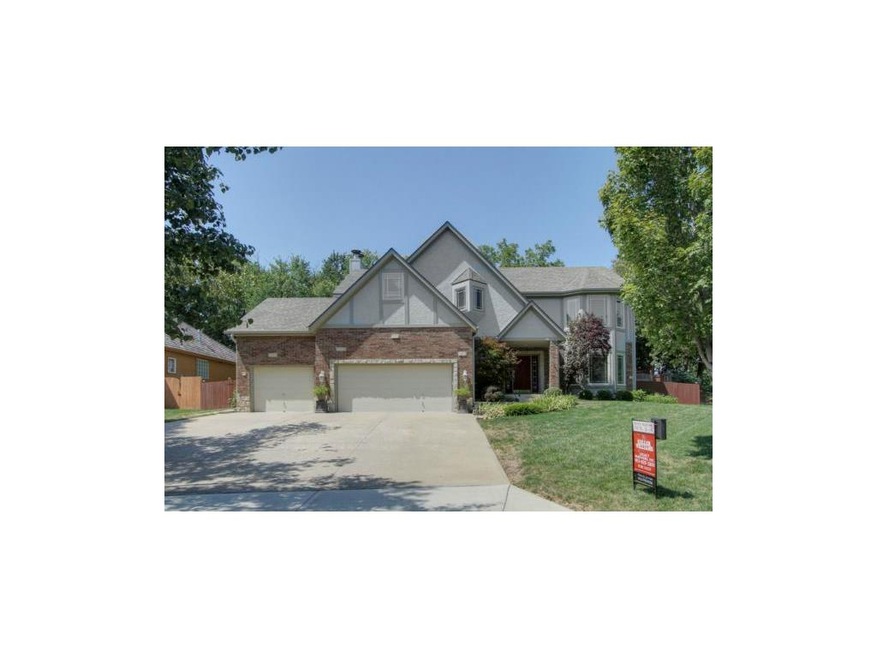 Welcome Home!  Brick & Stone with Stucco!  NEW ROO