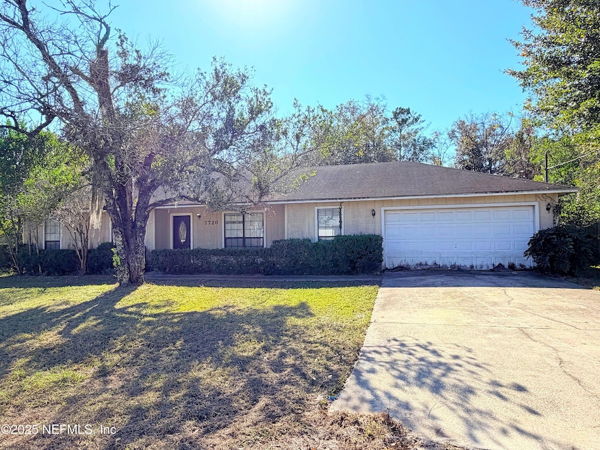 7720 Paschal St, Jacksonville, FL 32220 - photo 1