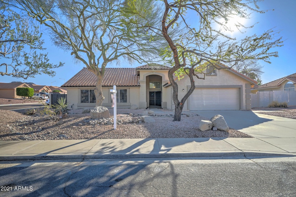 3241 N Ravine-1