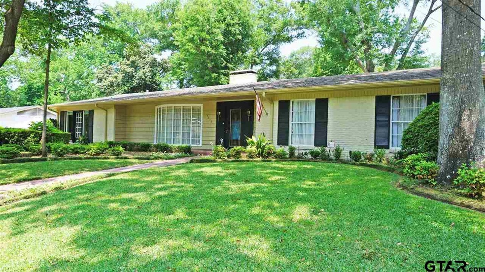 1018 Shepherd Ln, Tyler, TX 75701 - photo 1