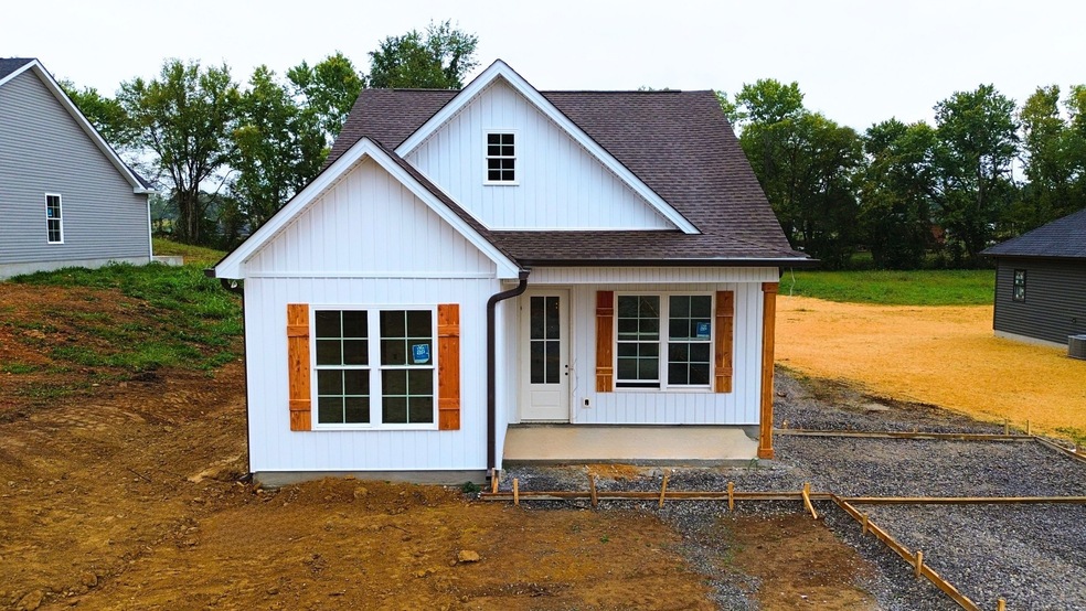 119 Lagoon Dr, McMinnville, TN 37110 - photo 1