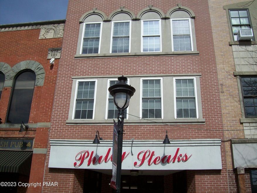 632 Main St unit . 2F, Stroudsburg, PA 18360 - photo 1