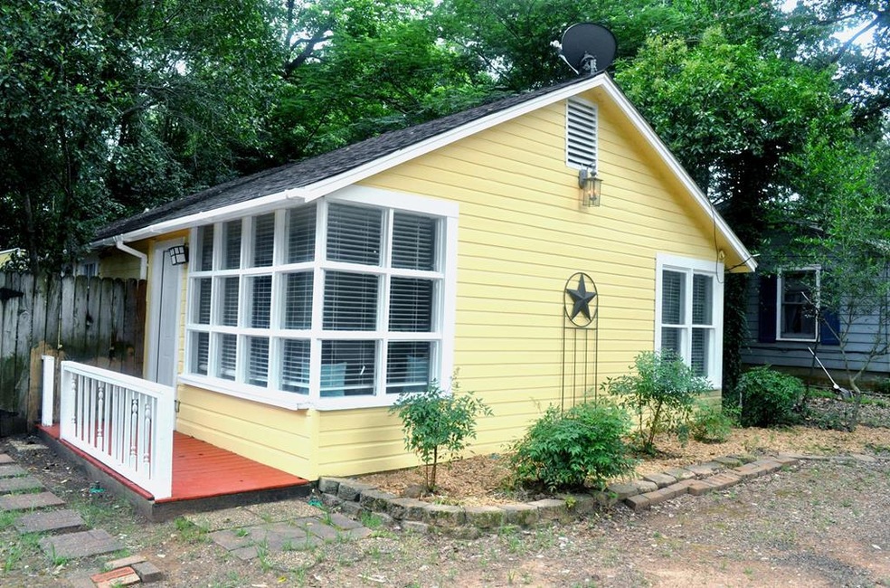 608 Woodway Ln, Nacogdoches, TX 75965 - photo 1