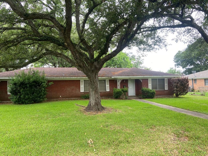 620 8th St, Bay City, TX 77414 - photo 1