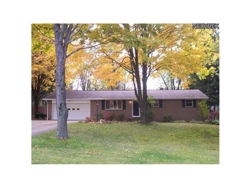 Well kept brick ranch in Plain Township!