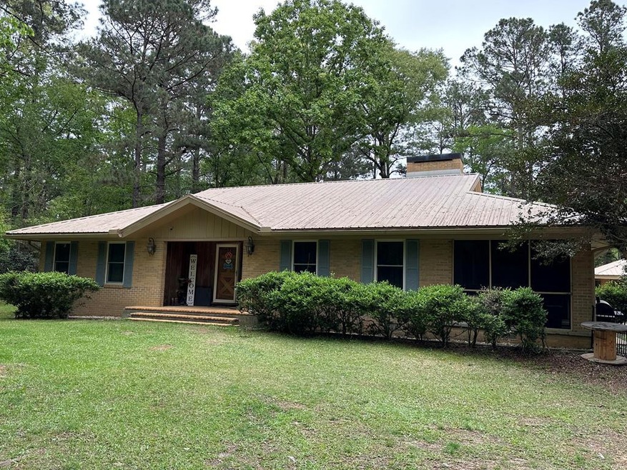 2001 Eleanor Dr, McComb, MS 39648 - photo 1