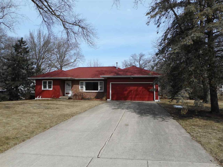 1806 Pin Oak Dr, Cedar Falls, IA 50613 - photo 1