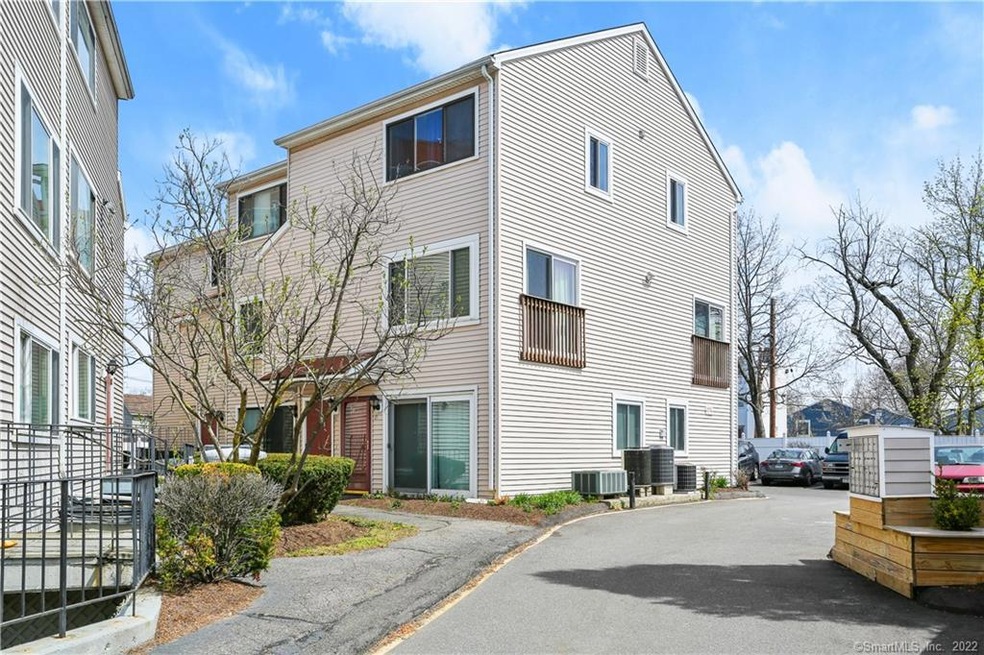 10 Fort Point St unit 16, Norwalk, CT 06855 - photo 1