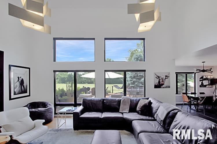 9824 Bridgeport Way, Hanna City, IL 61536 - photo 1