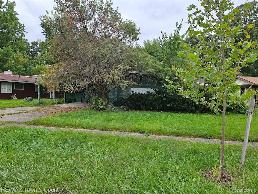 1741 Carmanbrook Pkwy, Flint, MI 48507 - photo 1